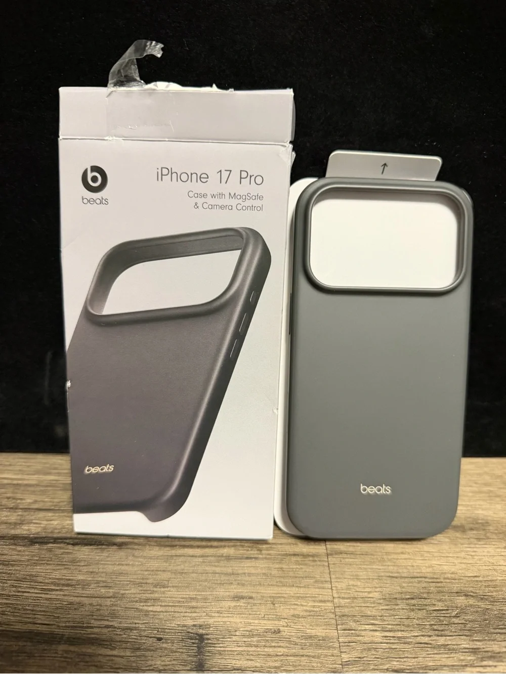 Beats Apple iPhone 17 Pro MagSafe Case Granite Gray Camera Control NWT/NIB
